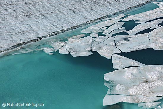 Foto:: Eisschollen auf Gletschersee (Foto,Fotos,Bilder,Bild,)