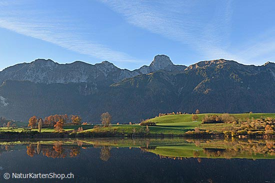 Foto:: Spiegelung der Stockhornkette (Foto,Fotos,Bilder,Bild,)