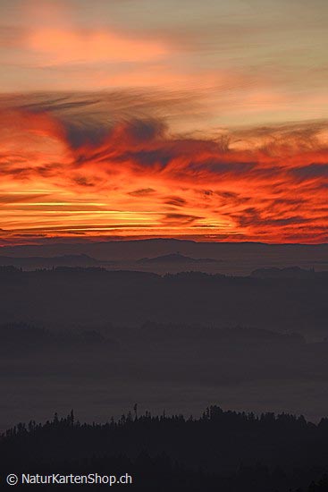Foto:: Abendstimmung mit glühenden Wolken (Foto,Fotos,Bilder,Bild,)
