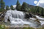 Foto F123386: Wasserfall in Naturlandschaft (Langzeitbelichtung)